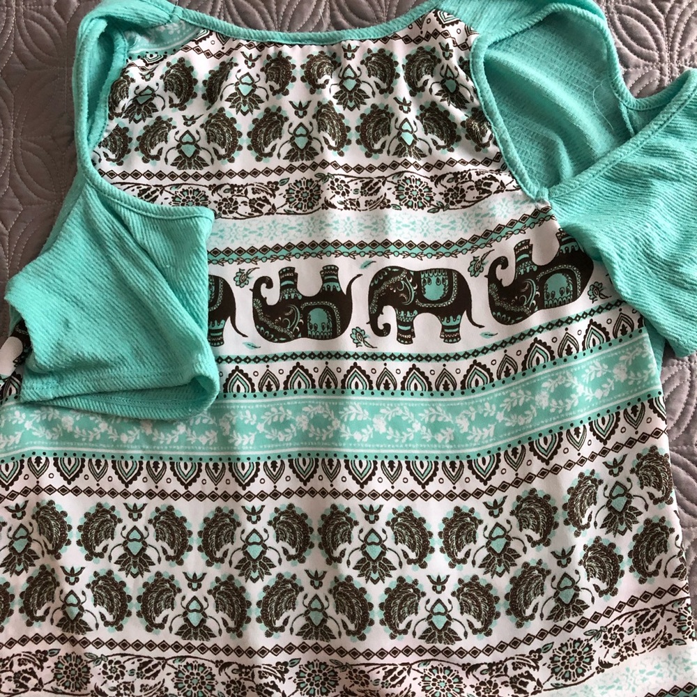 Top - Picture 2 of 3